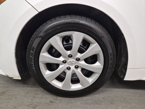 Used 2023 Toyota Corolla LE image 9