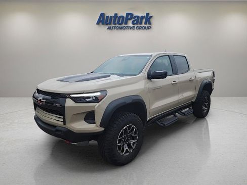 Used 2024 Chevrolet Colorado ZR2 w/ Technology Package AWD/4WD image 3