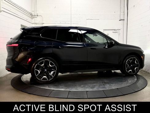 Used 2024 BMW iX xDrive50 w/ Sport Package AWD/4WD image 9