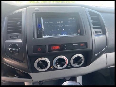 Used 2011 Toyota Tacoma 4x4 Regular Cab image 18