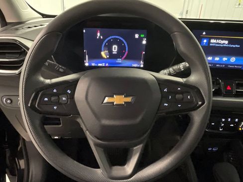 Used 2025 Chevrolet TrailBlazer LT w/ Driver Confidence Package AWD/4WD image 31