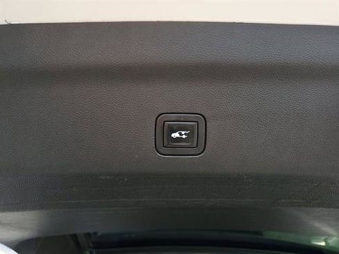 Used 2021 Cadillac Escalade Sport Platinum w/ LPO, ONYX Package image 32