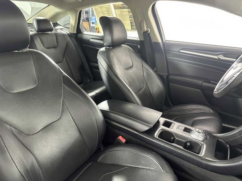 Used 2019 Ford Fusion Titanium image 36