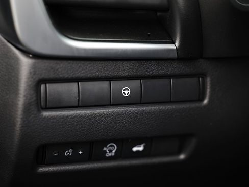 Used 2025 Nissan Rogue SV w/ SV Premium Package FWD image 18