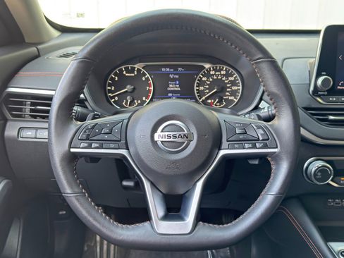 Used 2022 Nissan Altima 2.5 SR FWD image 18