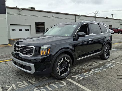 New 2025 Kia Telluride S image 4