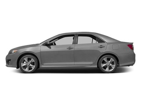 Used 2014 Toyota Camry SE FWD image 3
