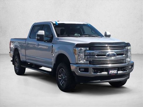 Used 2017 Ford F250 Lariat w/ Lariat Value Package image 3
