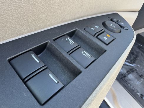 Used 2016 Honda Odyssey EX-L image 19