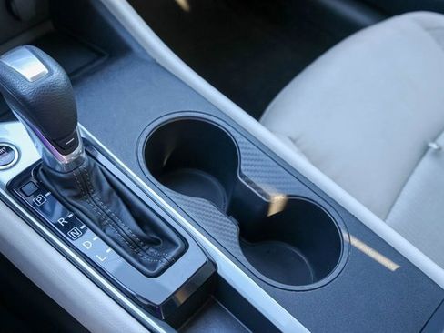 Used 2025 Nissan Altima 2.5 SV image 19