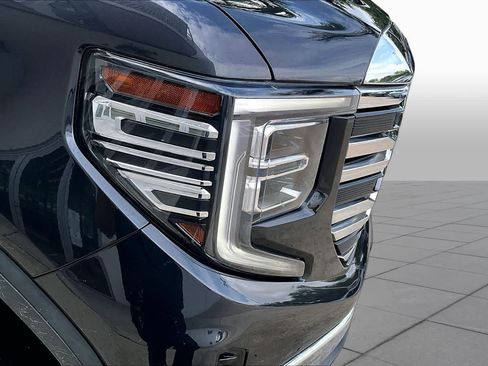 Used 2023 GMC Sierra 1500 SLT AWD/4WD image 26