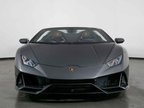 Used 2024 Lamborghini Huracan EVO image 3