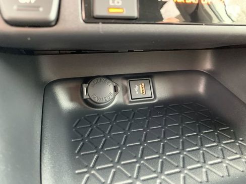 New 2025 Toyota RAV4 XLE image 27