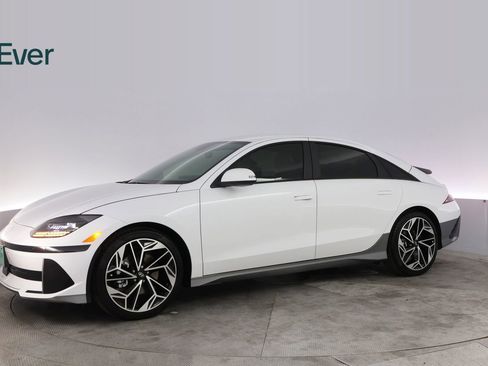 Used 2025 Hyundai Ioniq 6 SEL RWD image 18