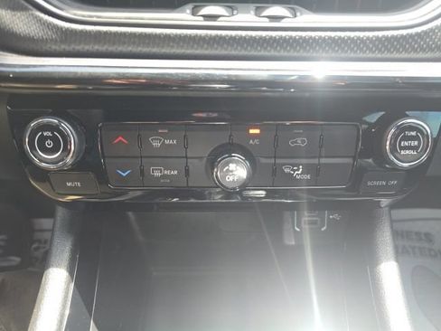 Used 2025 Jeep Compass Latitude w/ Altitude Special Edition AWD/4WD image 23