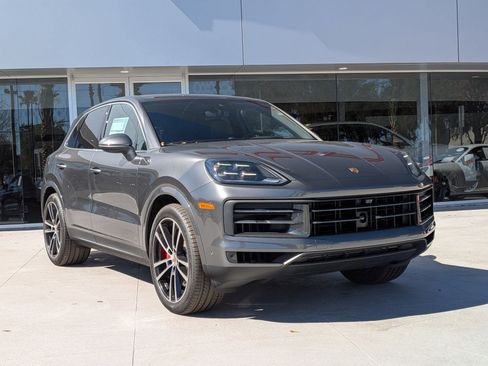 New 2026 Porsche Cayenne S image 7