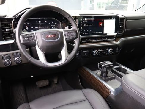 Used 2024 GMC Sierra 1500 Elevation w/ Elevation Premium Package AWD/4WD image 4