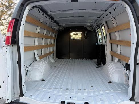 Used 2024 GMC Savana 2500 RWD 2500 135 w/ Driver Convenience Package image 15