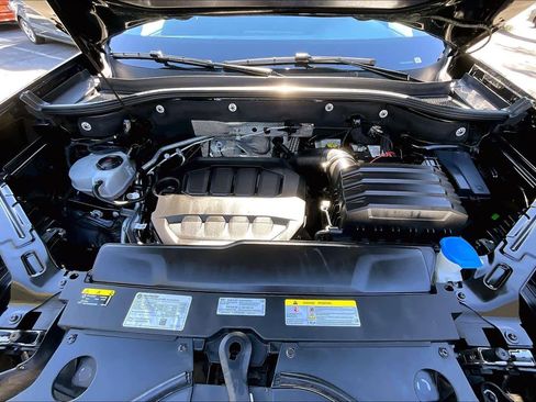 Certified 2024 Volkswagen Atlas SE image 29