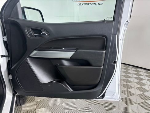 Used 2022 Chevrolet Colorado LT w/ Fleet Safety Package image 20