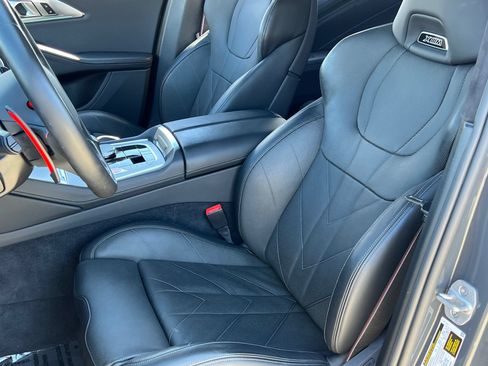 Used 2025 BMW XM AWD/4WD image 4
