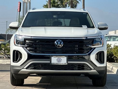 New 2026 Volkswagen Atlas Cross Sport SE AWD/4WD image 3