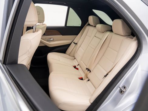 Certified 2024 Mercedes-Benz GLE 350 4MATIC w/ Winter Package image 18