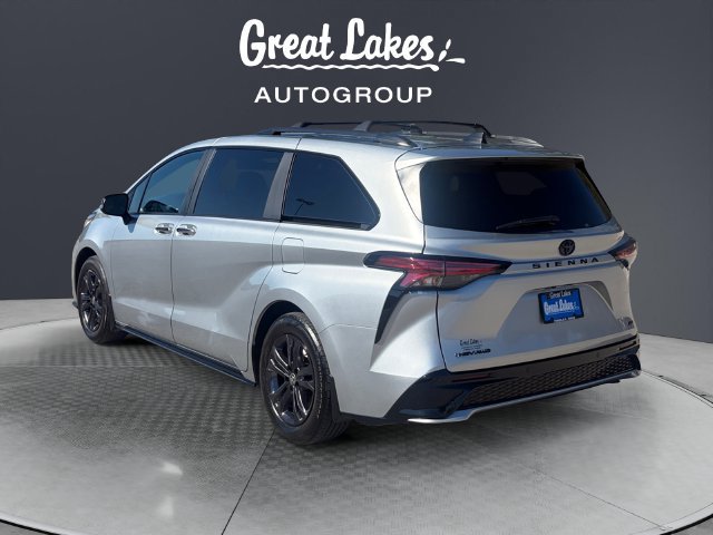 Used 2025 Toyota Sienna XSE w/ XSE Premium Package AWD/4WD image 3