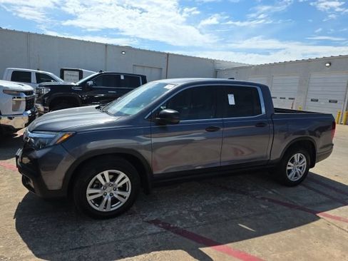 Used 2019 Honda Ridgeline RT image 2
