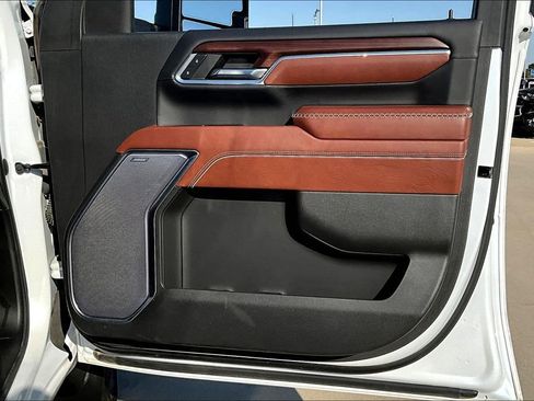 Used 2024 GMC Sierra 3500 Denali Ultimate image 24