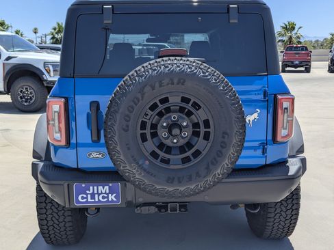 New 2026 Ford Bronco Badlands w/ Sasquatch Package AWD/4WD image 3