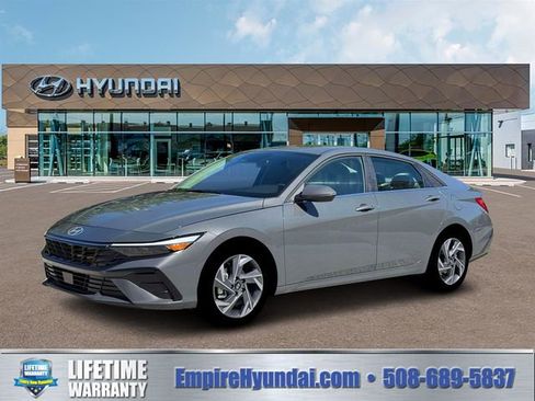 New 2026 Hyundai Elantra Limited FWD image 2
