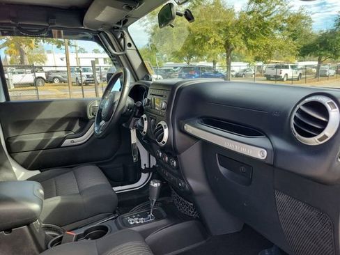 Used 2012 Jeep Wrangler Rubicon w/ PWR Convenience Group image 25