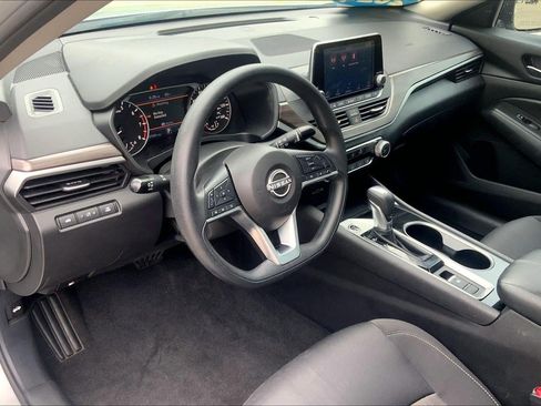 Used 2024 Nissan Altima 2.5 SV AWD/4WD image 15