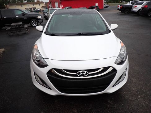 Used 2013 Hyundai Elantra GT w/ Style Pkg FWD image 2