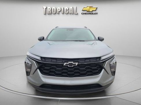 New 2026 Chevrolet Trax LT w/ Midnight Edition FWD image 8