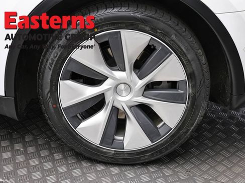 Used 2021 Tesla Model Y Long Range AWD/4WD image 8