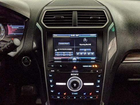 Used 2016 Ford Explorer Limited image 8