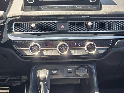 Used 2023 Honda Civic Sport image 13