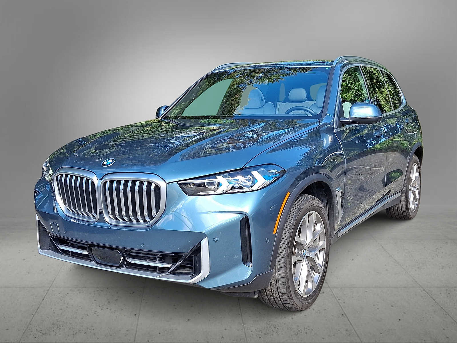 Used 2024 BMW X5 xDrive40i w/ Premium Package AWD/4WD image 1