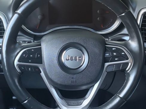 Used 2018 Jeep Grand Cherokee Laredo AWD/4WD image 18