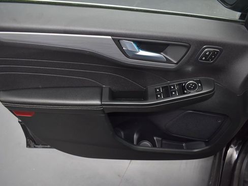 Used 2023 Ford Escape Platinum image 36