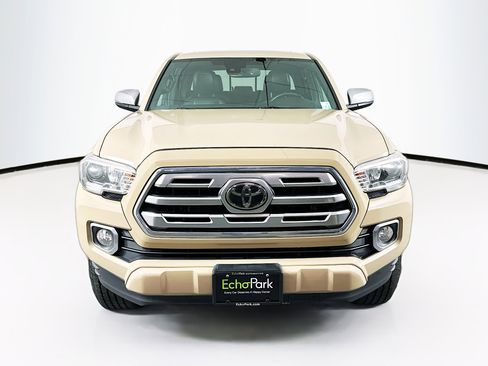 Used 2019 Toyota Tacoma Limited image 2