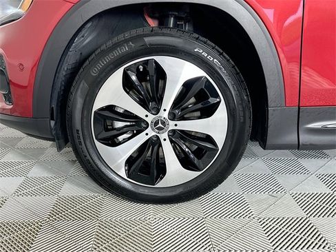 Certified 2025 Mercedes-Benz GLB 250 image 30