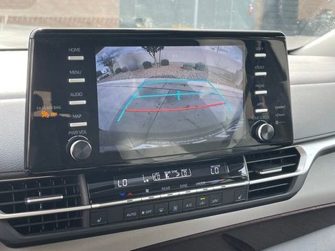 Used 2024 Toyota Sienna XLE image 20