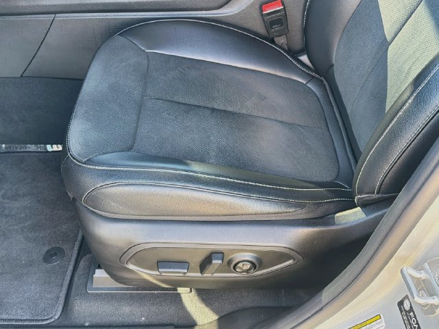 Used 2024 Jeep Grand Cherokee L Laredo RWD image 20