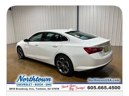 Used 2024 Chevrolet Malibu LT FWD image 3