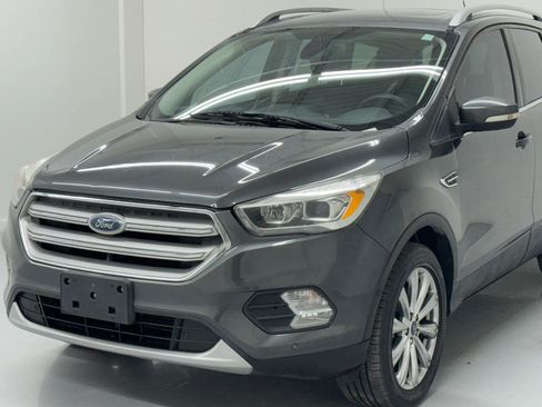 Used 2018 Ford Escape Titanium image 10