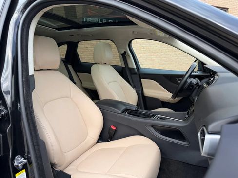 Used 2019 Jaguar F-PACE Premium AWD/4WD image 13