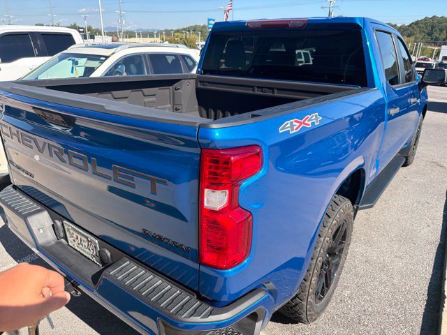 Used 2022 Chevrolet Silverado 1500 Custom w/ LPO, Dark Essentials Package AWD/4WD image 18